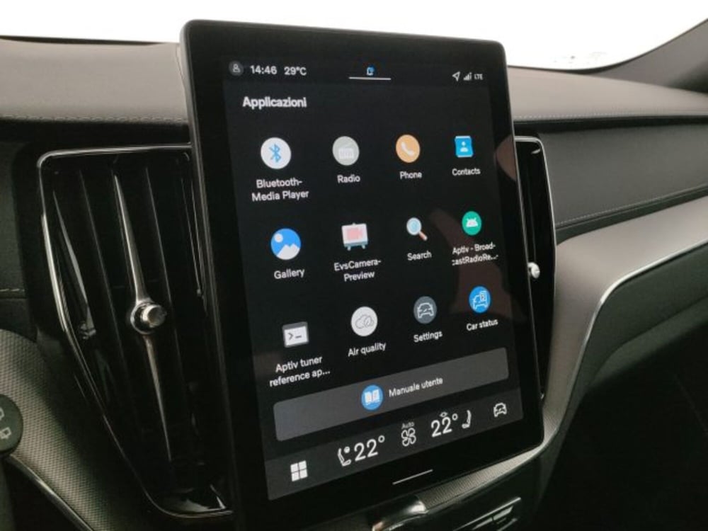 Volvo XC60 nuova a Modena (15)