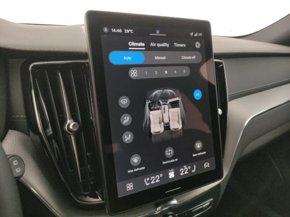 Volvo XC60 nuova a Modena (16)