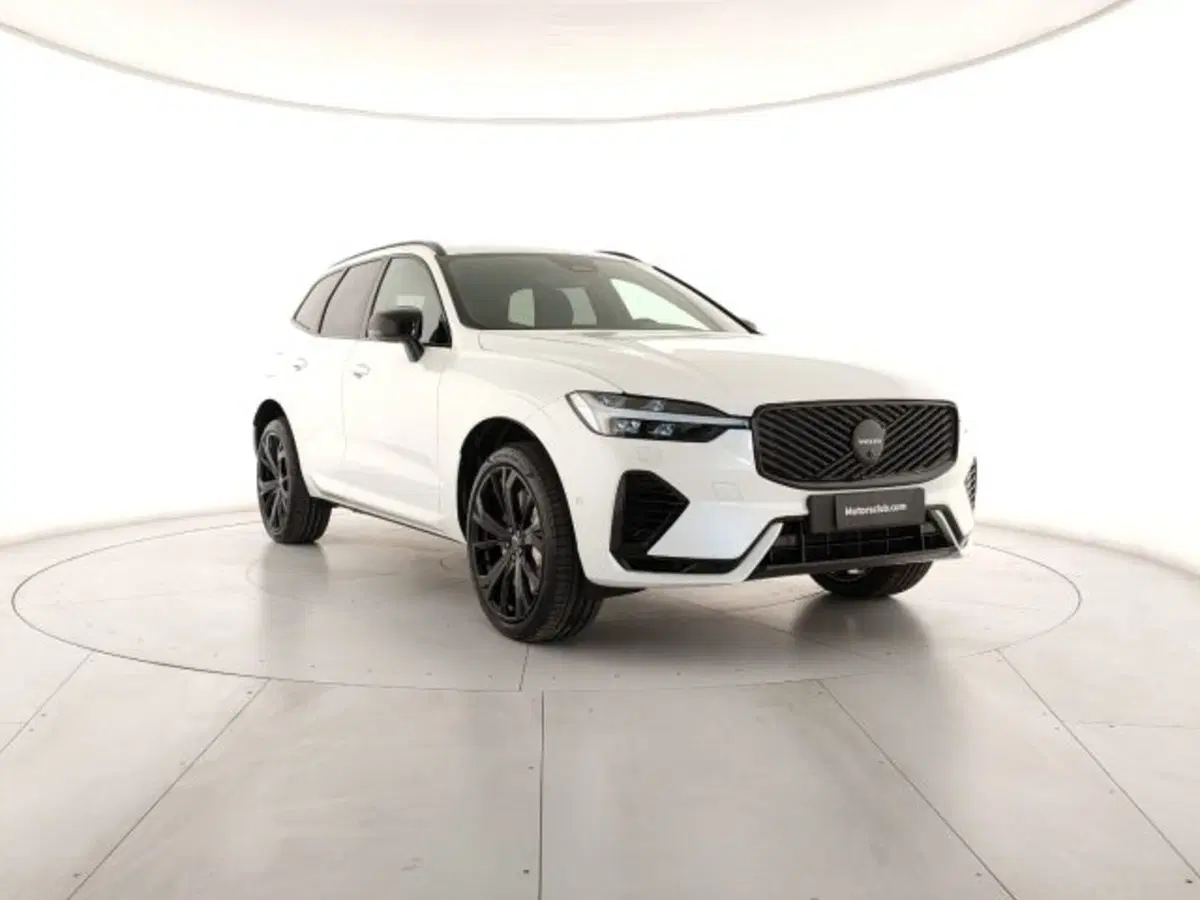 Volvo XC60 nuova a Modena (7)