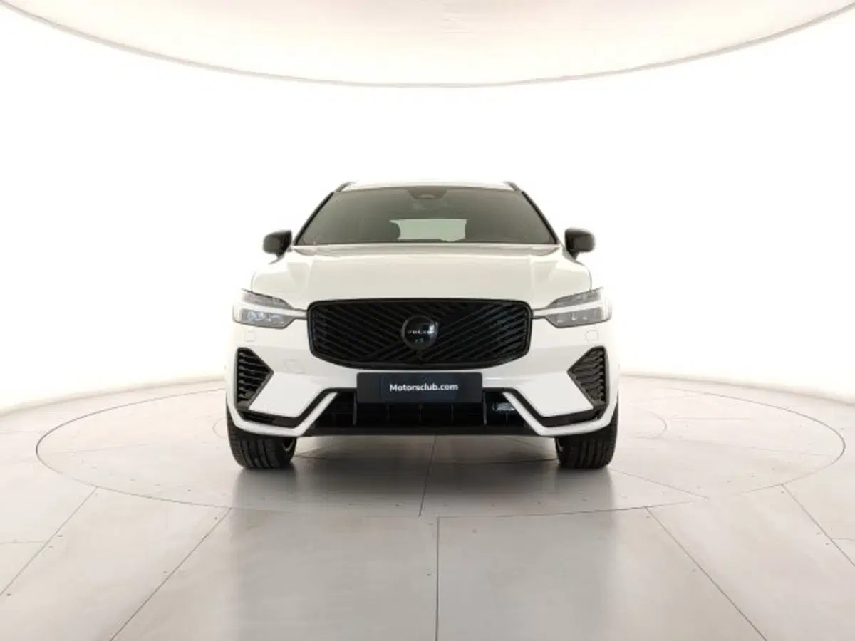 Volvo XC60 nuova a Modena (8)
