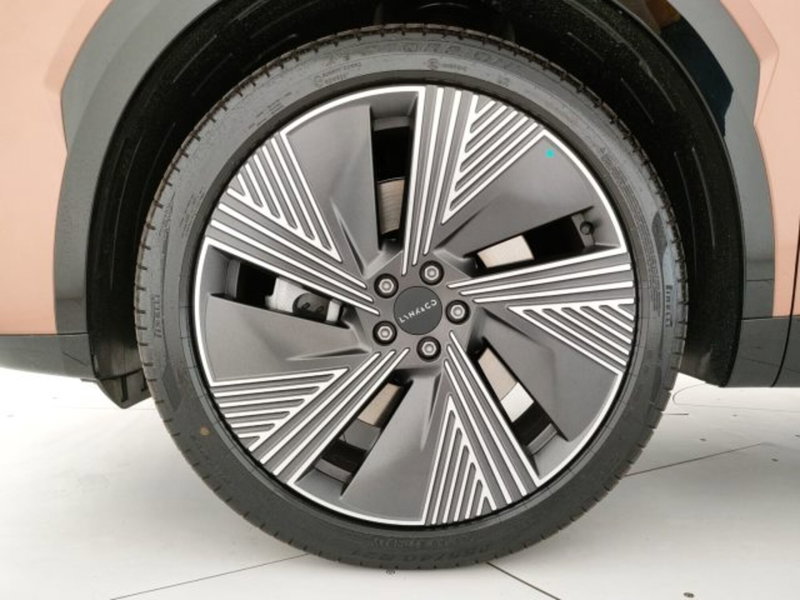 Lynk & Co 08 nuova a Modena (17)