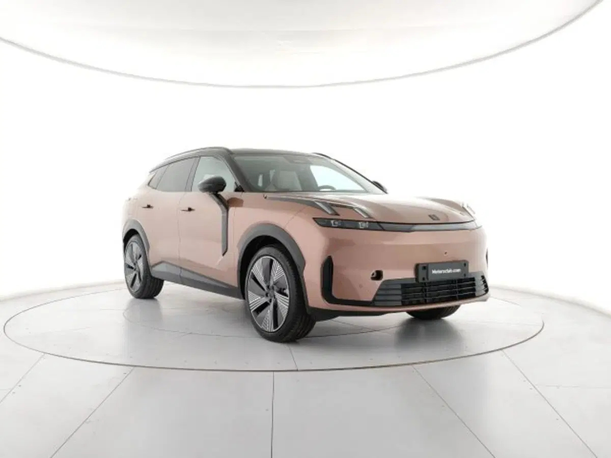 Lynk & Co 08 nuova a Modena (4)