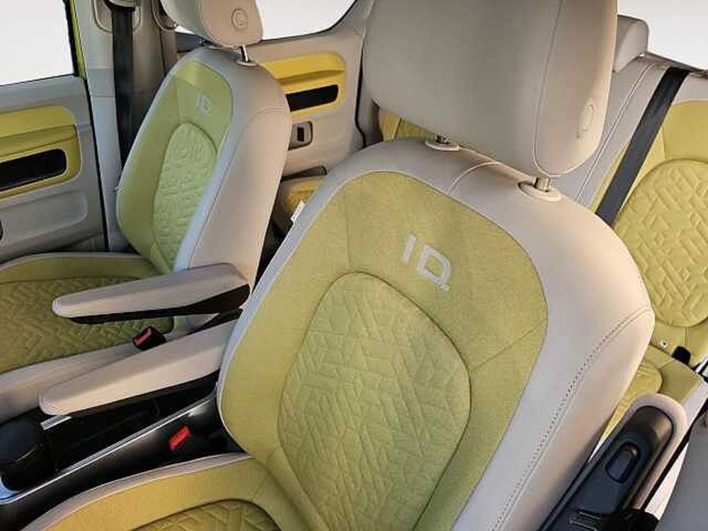 Volkswagen ID.Buzz usata a Lecco (10)