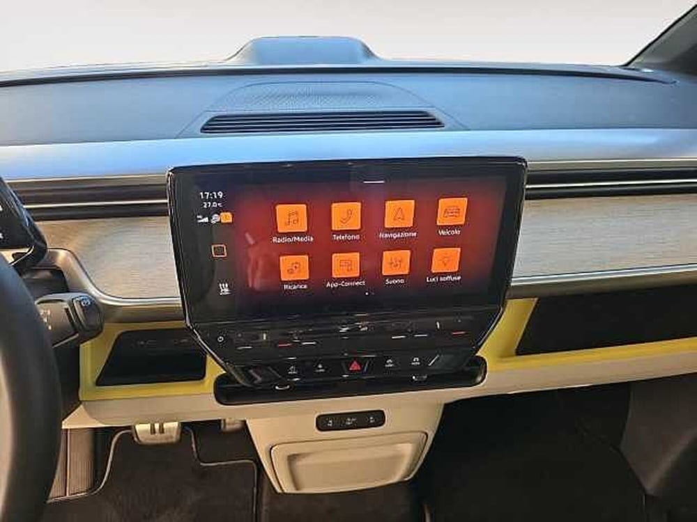 Volkswagen ID.Buzz usata a Lecco (12)