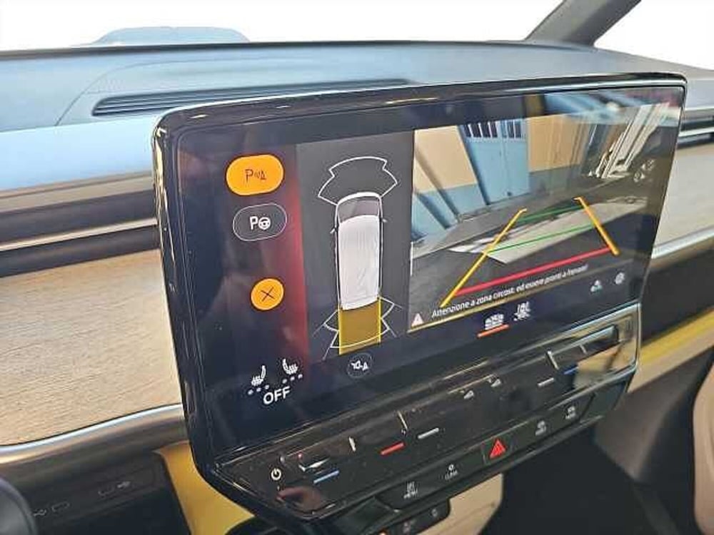 Volkswagen ID.Buzz usata a Lecco (15)