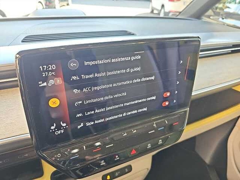 Volkswagen ID.Buzz usata a Lecco (16)