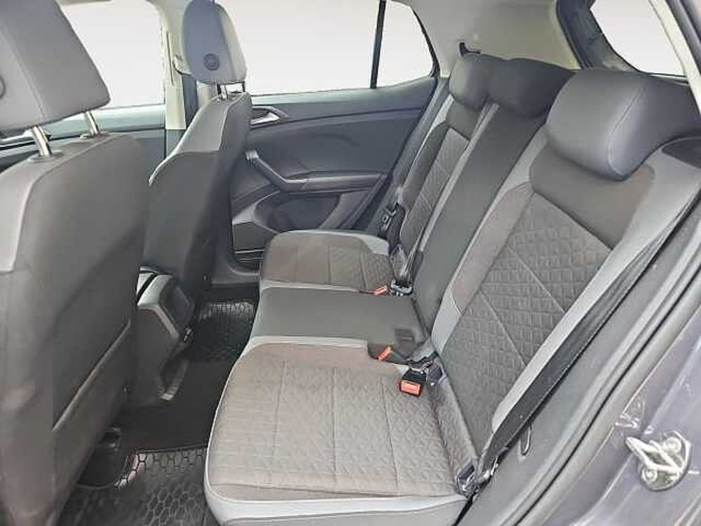 Volkswagen T-Cross usata a Lecco (13)
