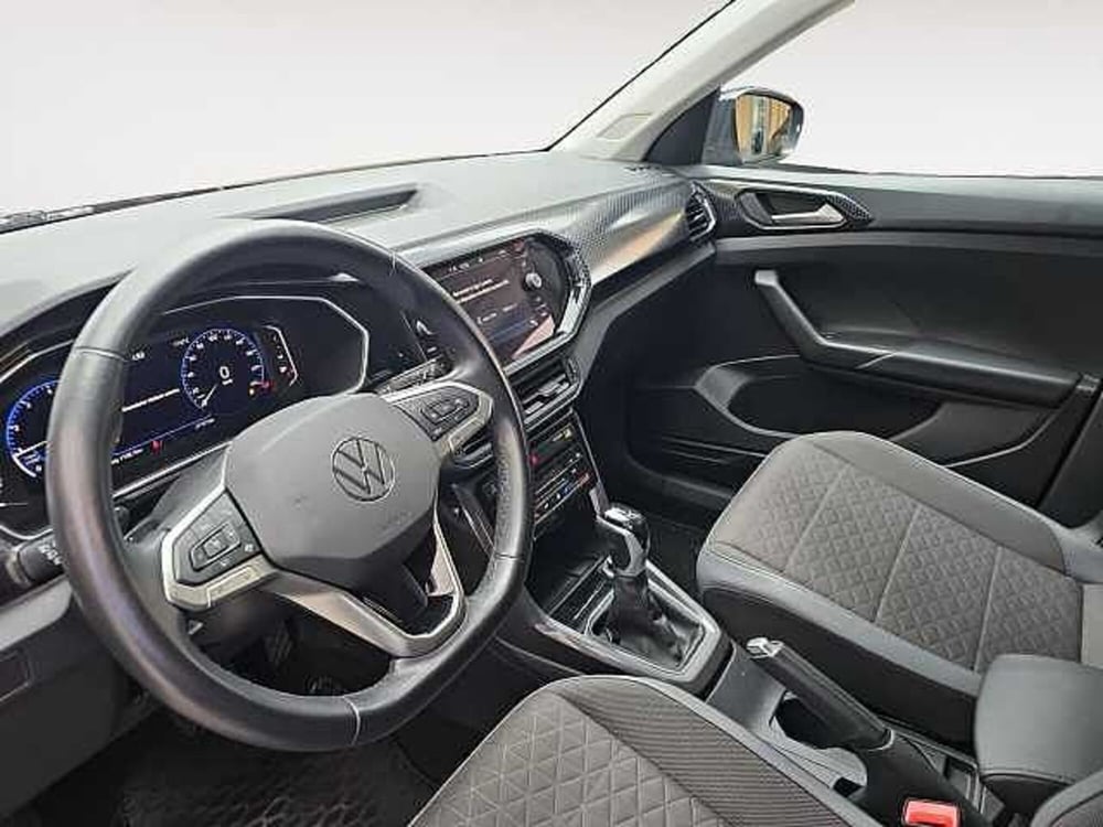 Volkswagen T-Cross usata a Lecco (15)