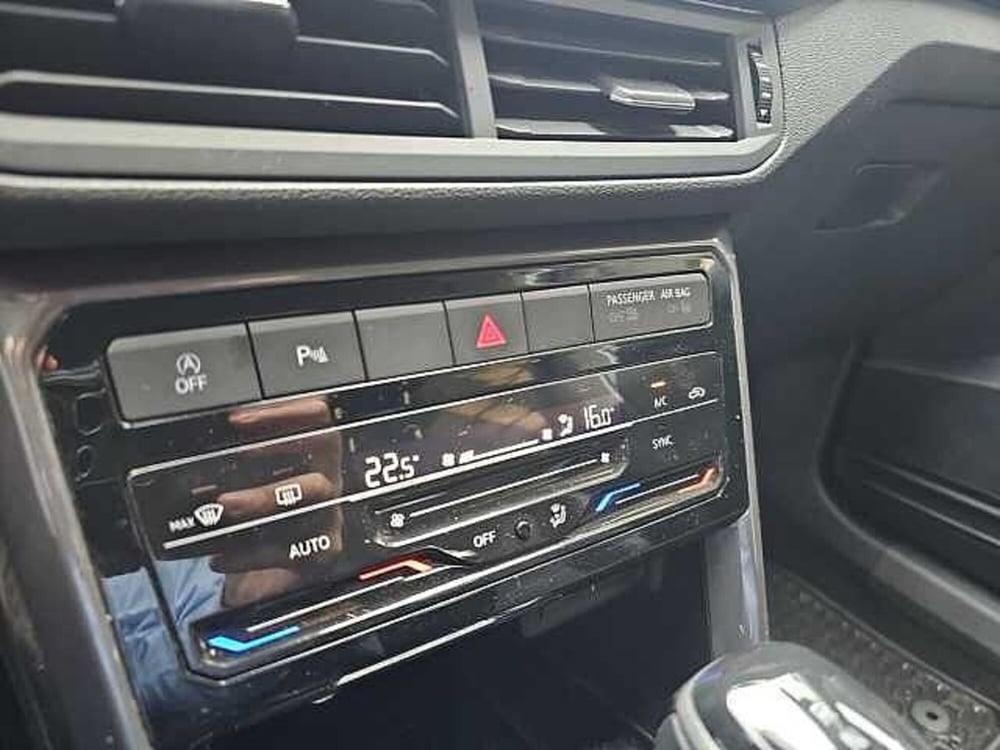 Volkswagen T-Cross usata a Lecco (19)