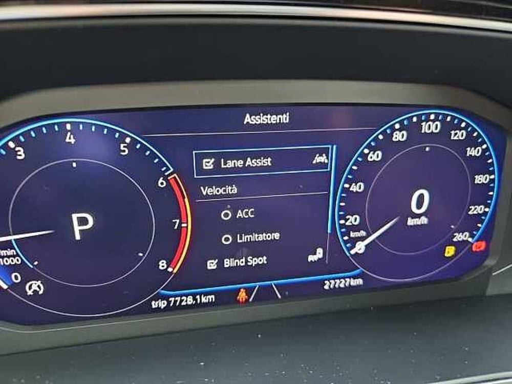 Volkswagen T-Cross usata a Lecco (20)