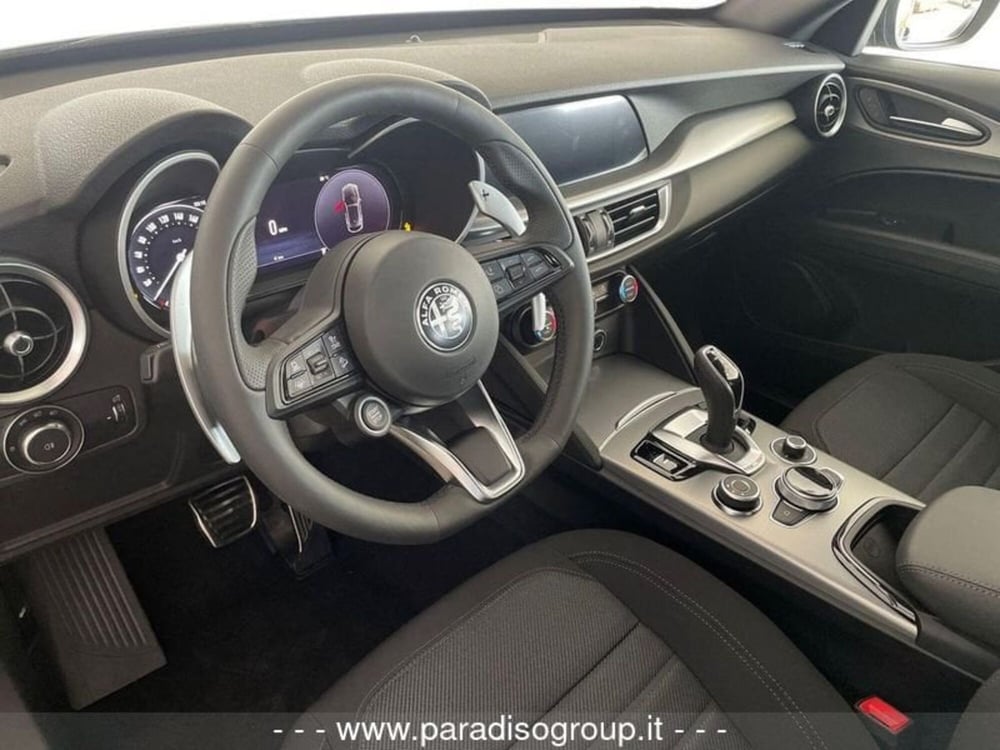 Alfa Romeo Stelvio nuova a Catanzaro (11)