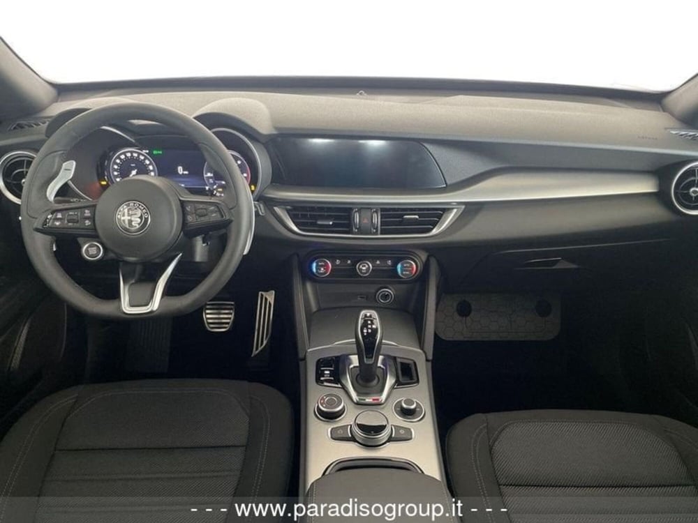 Alfa Romeo Stelvio nuova a Catanzaro (12)