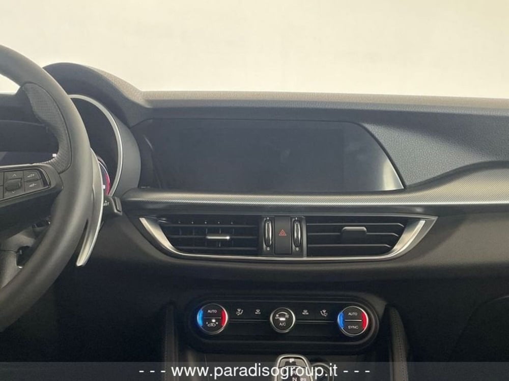 Alfa Romeo Stelvio nuova a Catanzaro (15)