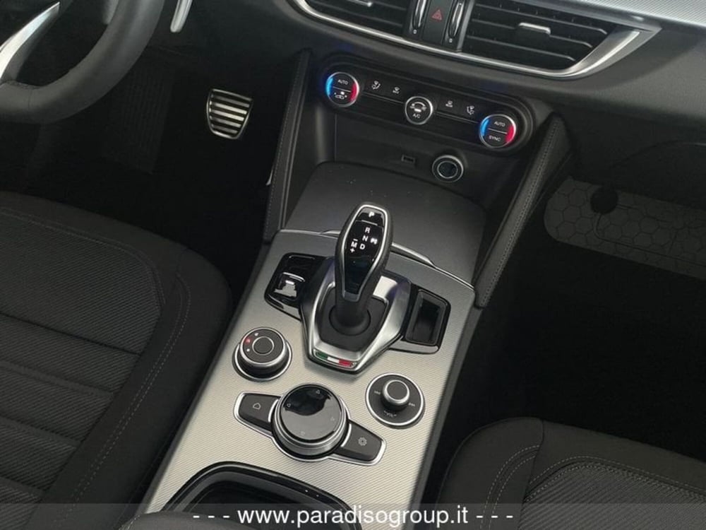 Alfa Romeo Stelvio nuova a Catanzaro (17)