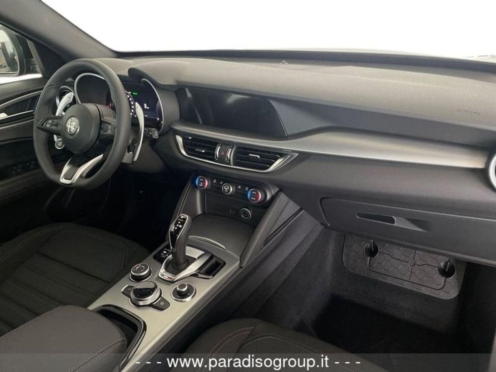 Alfa Romeo Stelvio nuova a Catanzaro (18)