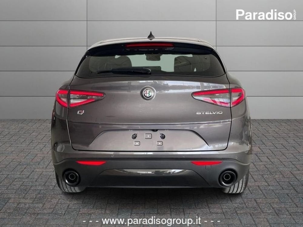 Alfa Romeo Stelvio nuova a Catanzaro (4)