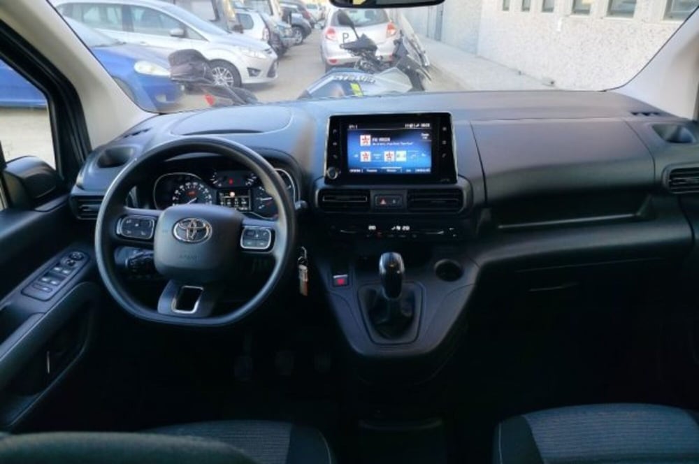 Toyota Proace City Verso usata a Oristano (9)