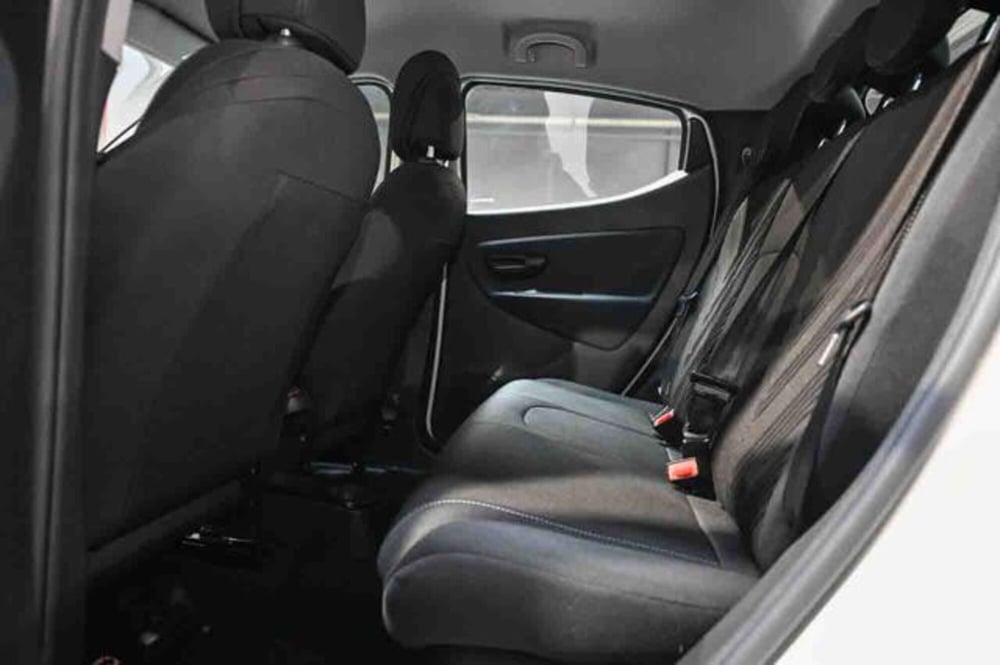 Lancia Ypsilon usata a Torino (11)