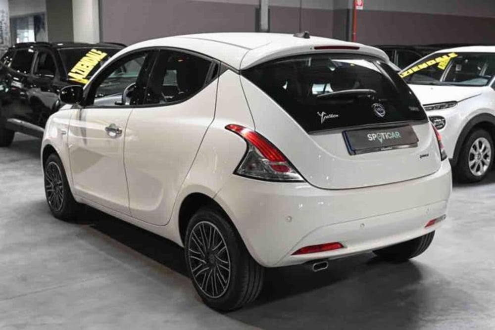 Lancia Ypsilon usata a Torino (4)