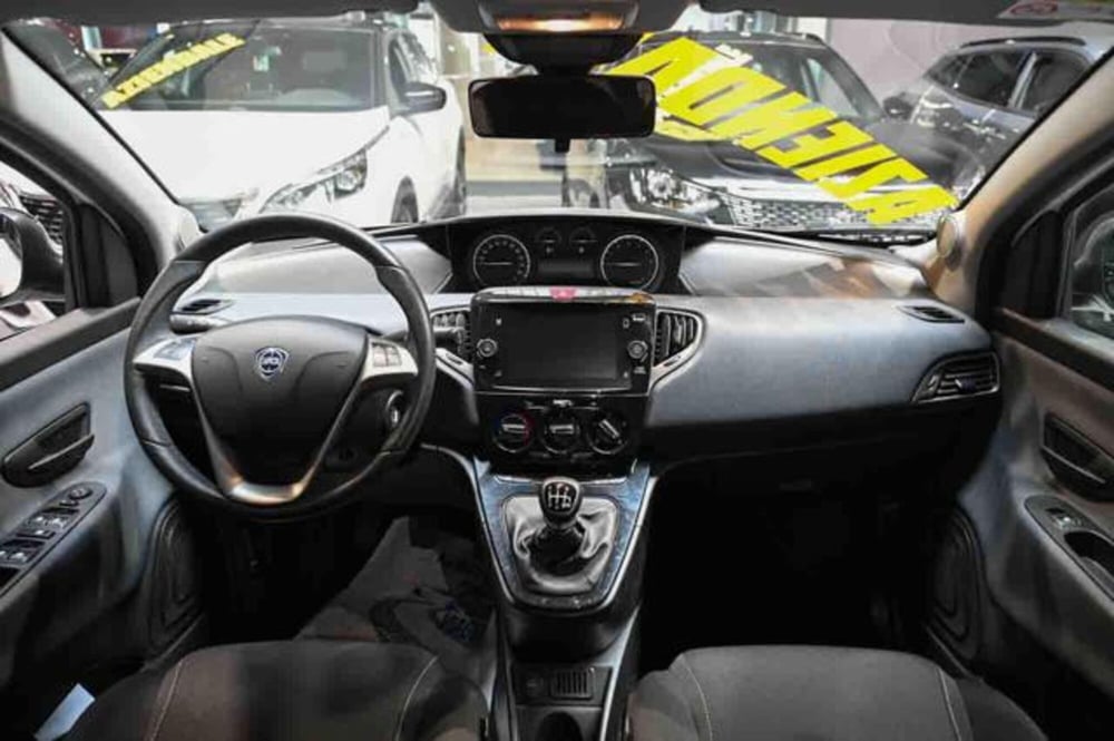 Lancia Ypsilon usata a Torino (7)