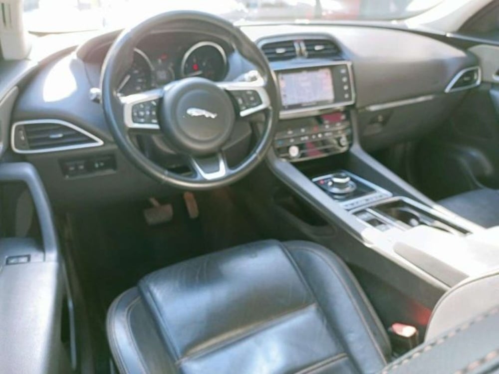 Jaguar F-Pace usata a Firenze (10)