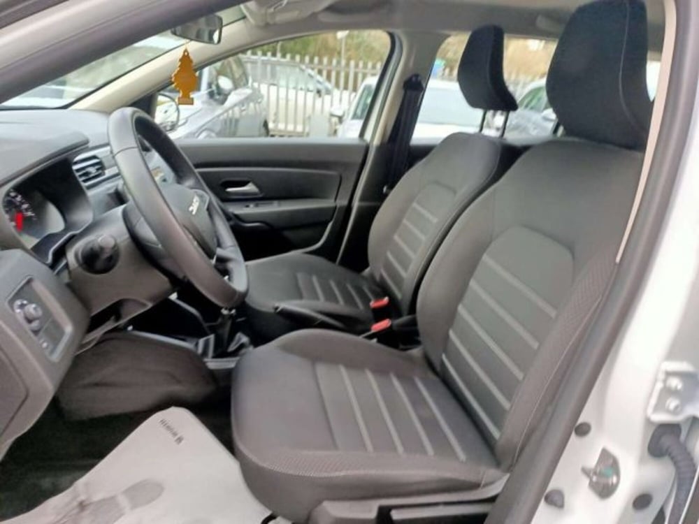 Dacia Duster usata a Firenze (14)