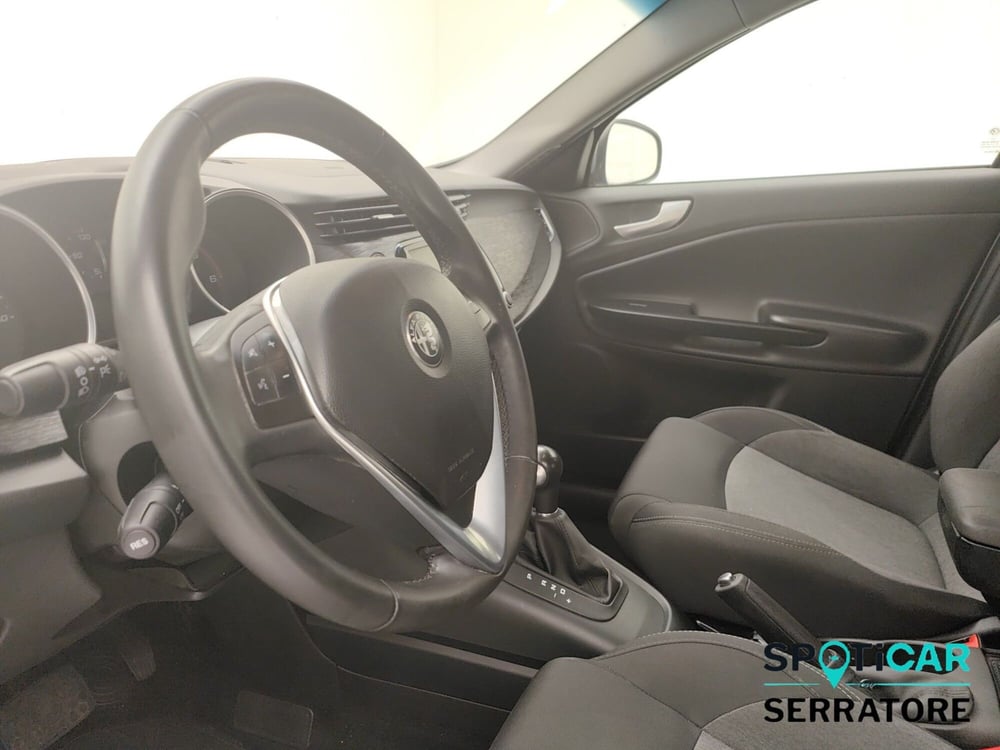 Alfa Romeo Giulietta usata a Como (8)