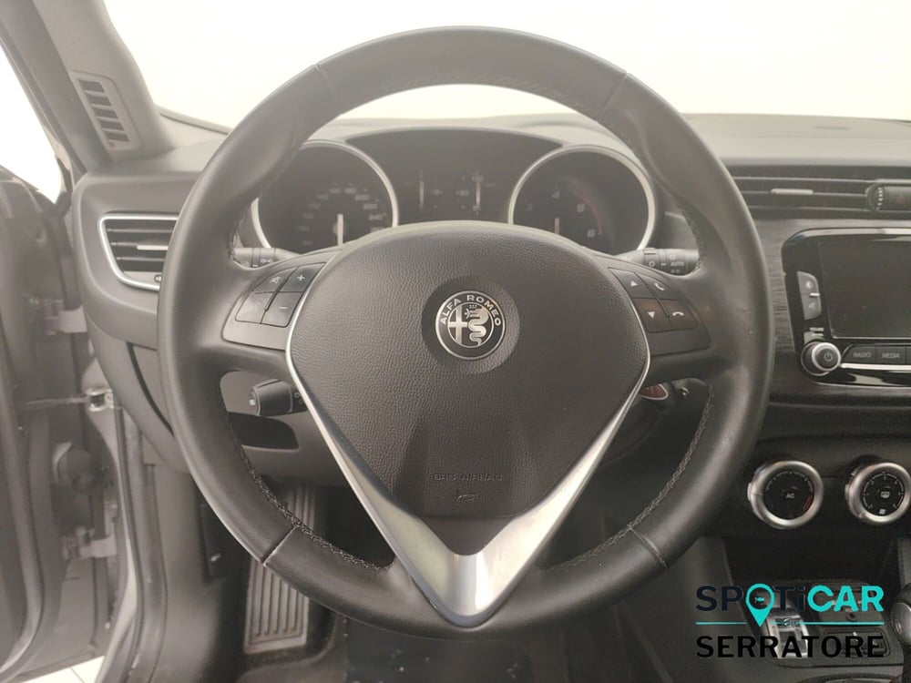 Alfa Romeo Giulietta usata a Como (9)