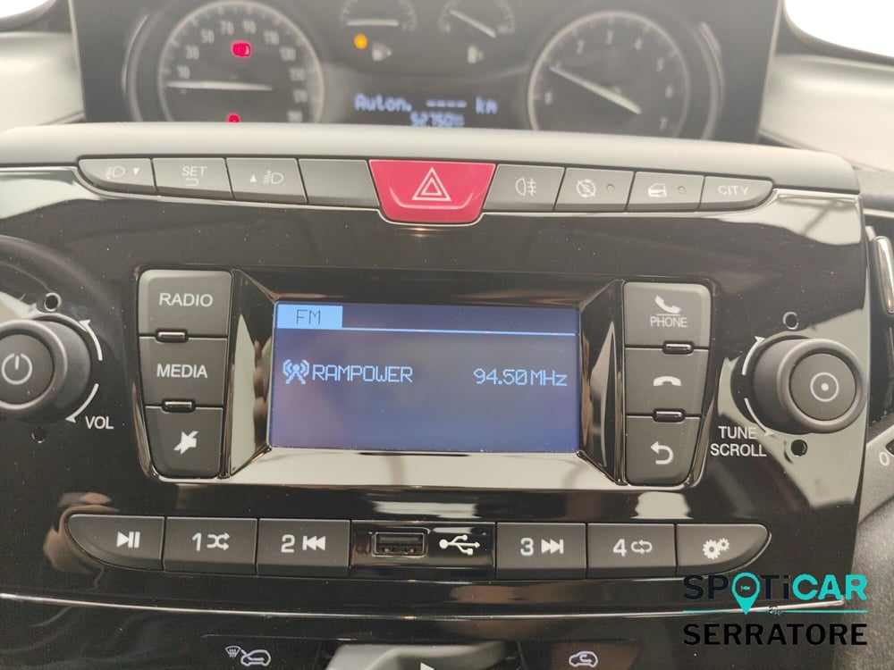 Lancia Ypsilon usata a Como (11)