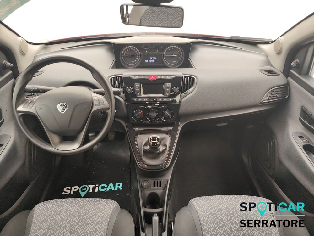 Lancia Ypsilon usata a Como (14)