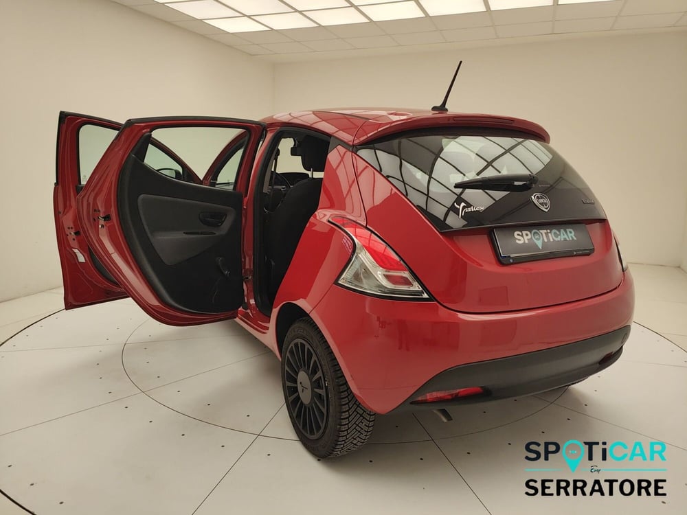 Lancia Ypsilon usata a Como (7)
