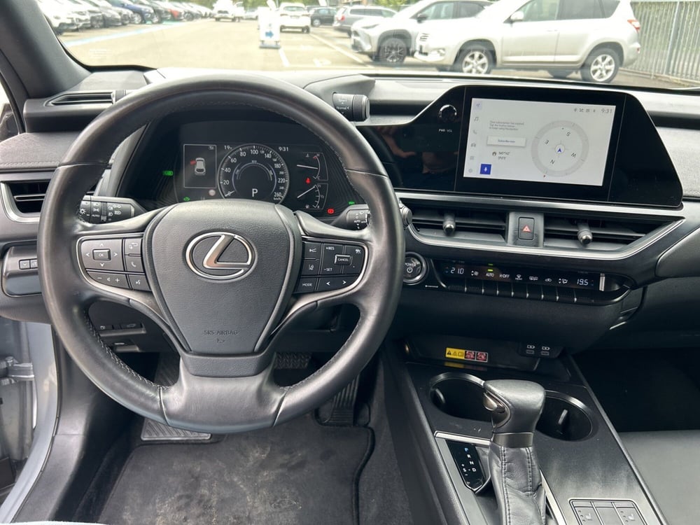 Lexus UX usata a Piacenza (12)