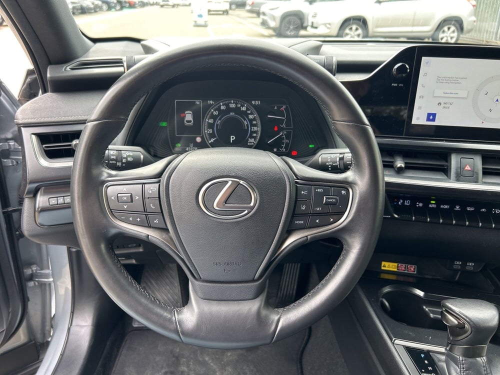Lexus UX usata a Piacenza (13)