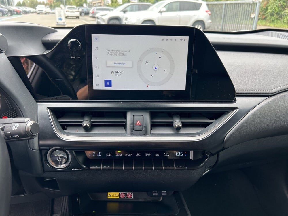 Lexus UX usata a Piacenza (15)