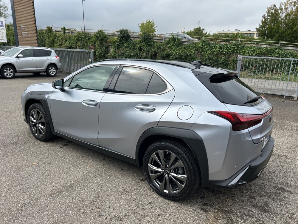 Lexus UX usata a Piacenza (4)