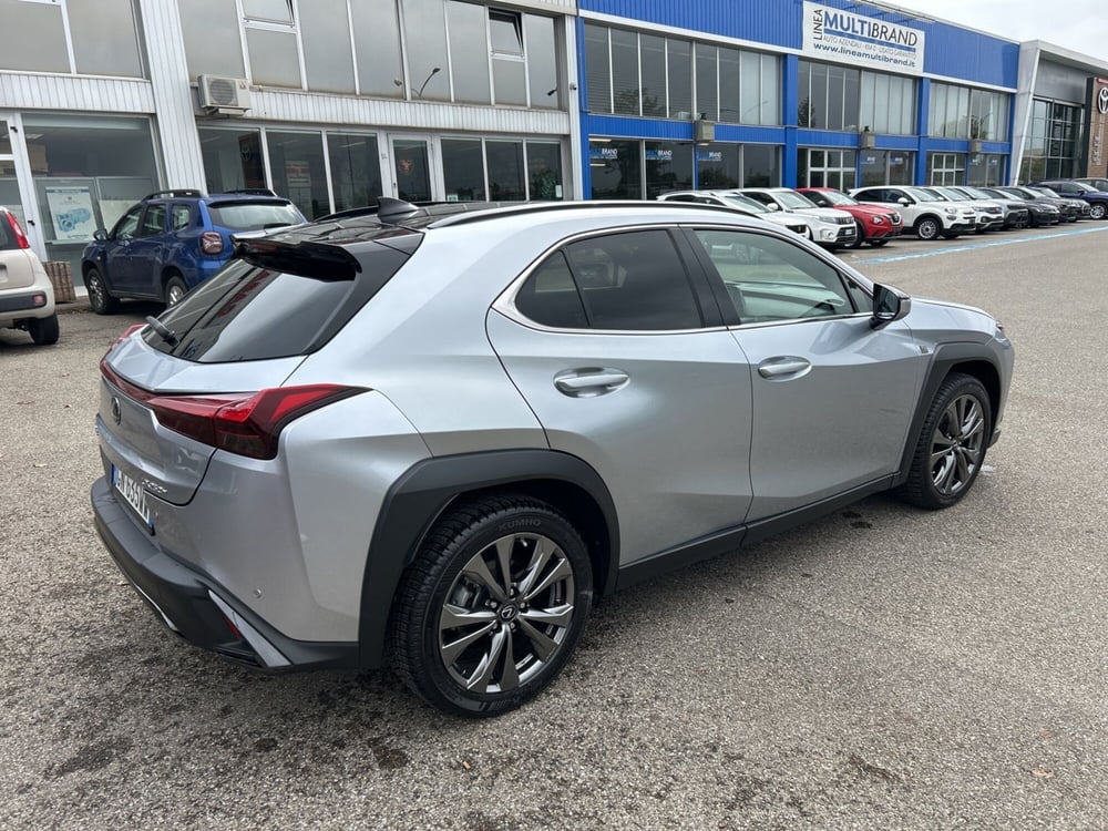 Lexus UX usata a Piacenza (6)
