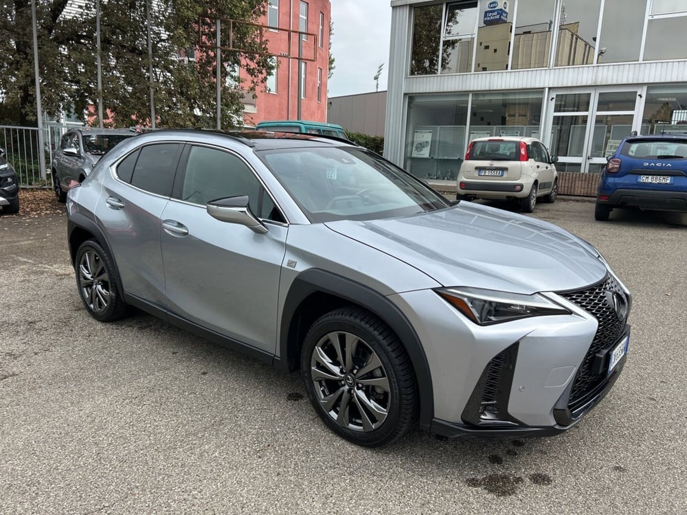 Lexus UX usata a Piacenza (8)