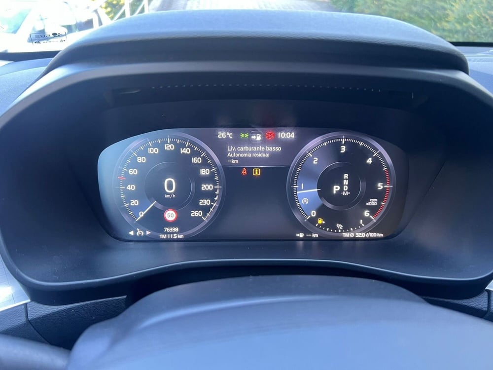 Volvo XC40 usata a Como (9)