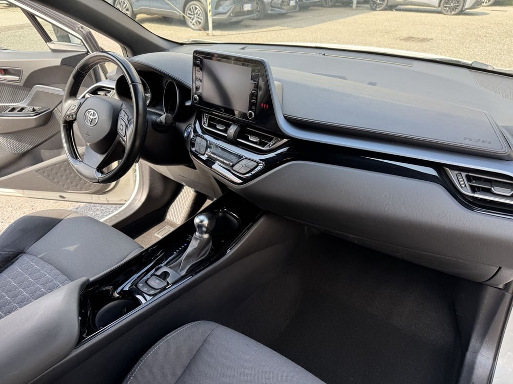 Toyota Toyota C-HR usata a Como (6)