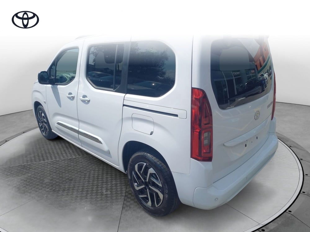 Toyota Proace City Verso nuova a Brescia (4)