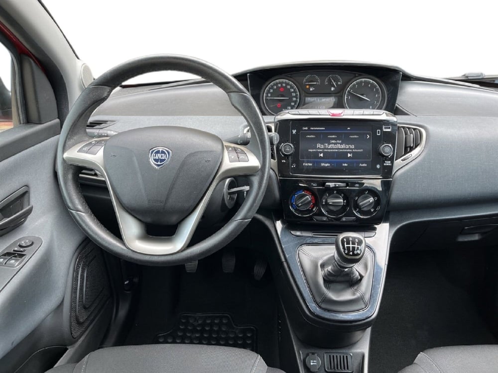 Lancia Ypsilon usata a Torino (11)