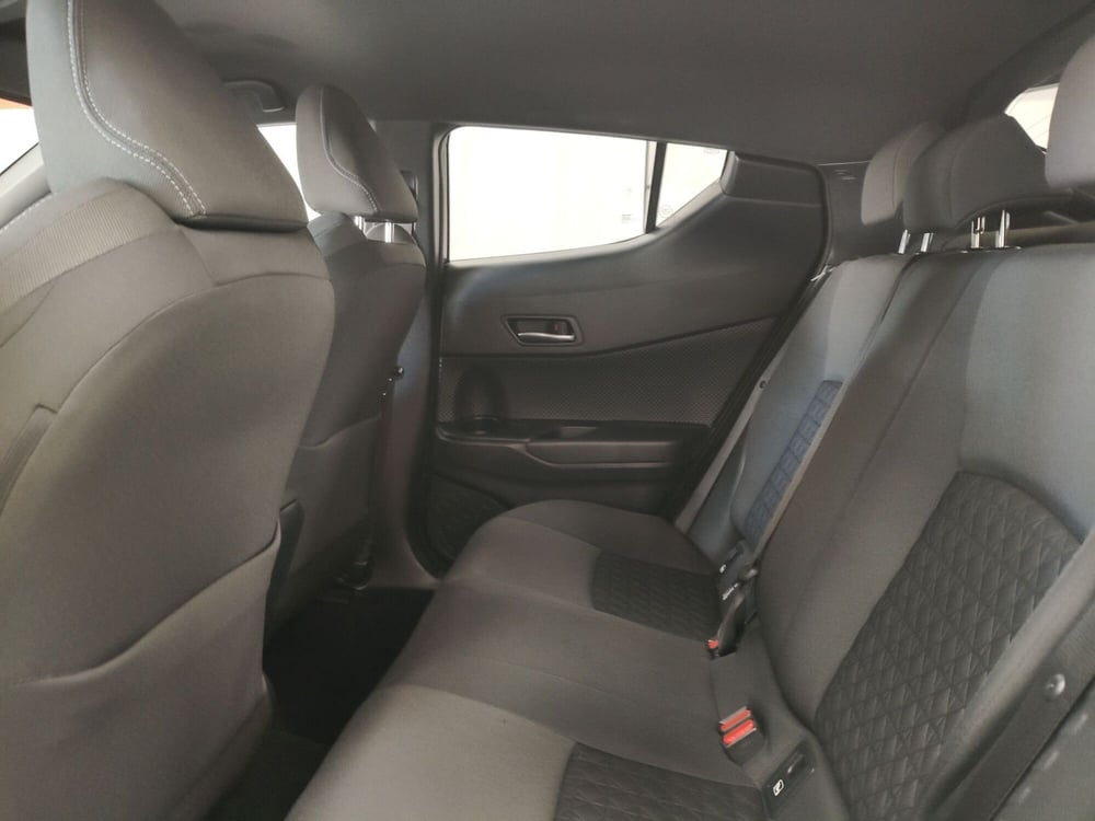 Toyota Toyota C-HR usata a Roma (15)
