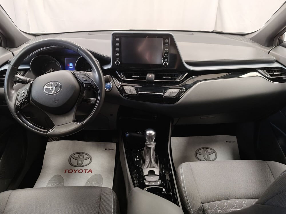 Toyota Toyota C-HR usata a Roma (9)