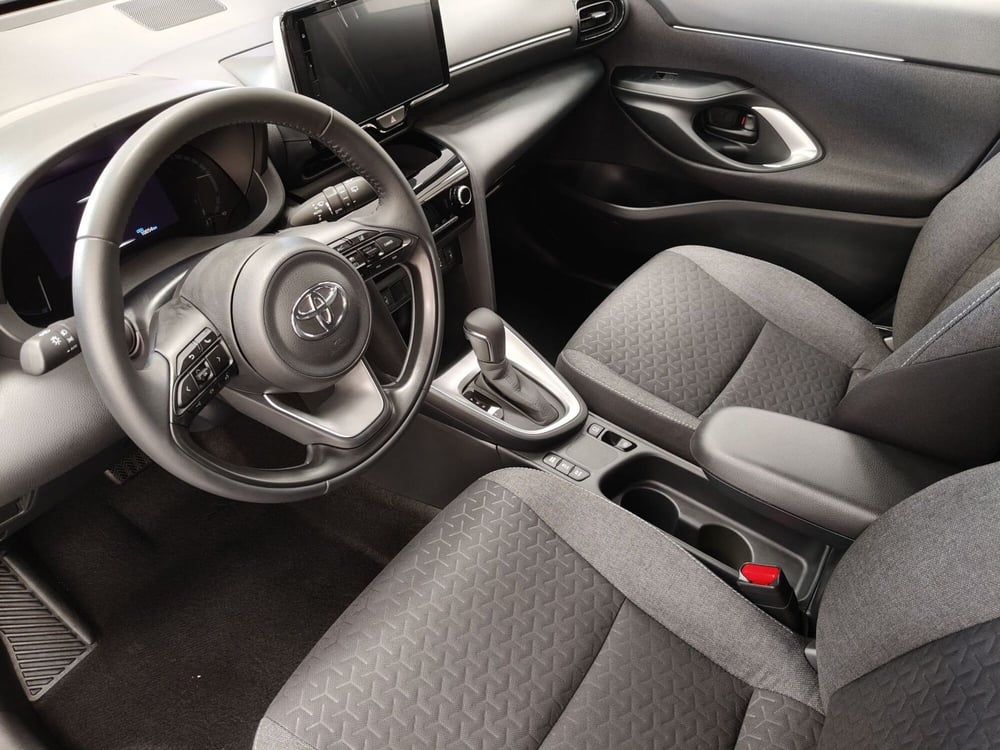 Toyota Yaris Cross usata a Roma (13)
