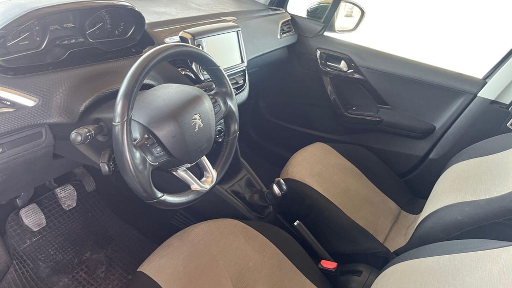 Peugeot 208 usata a Catania (10)