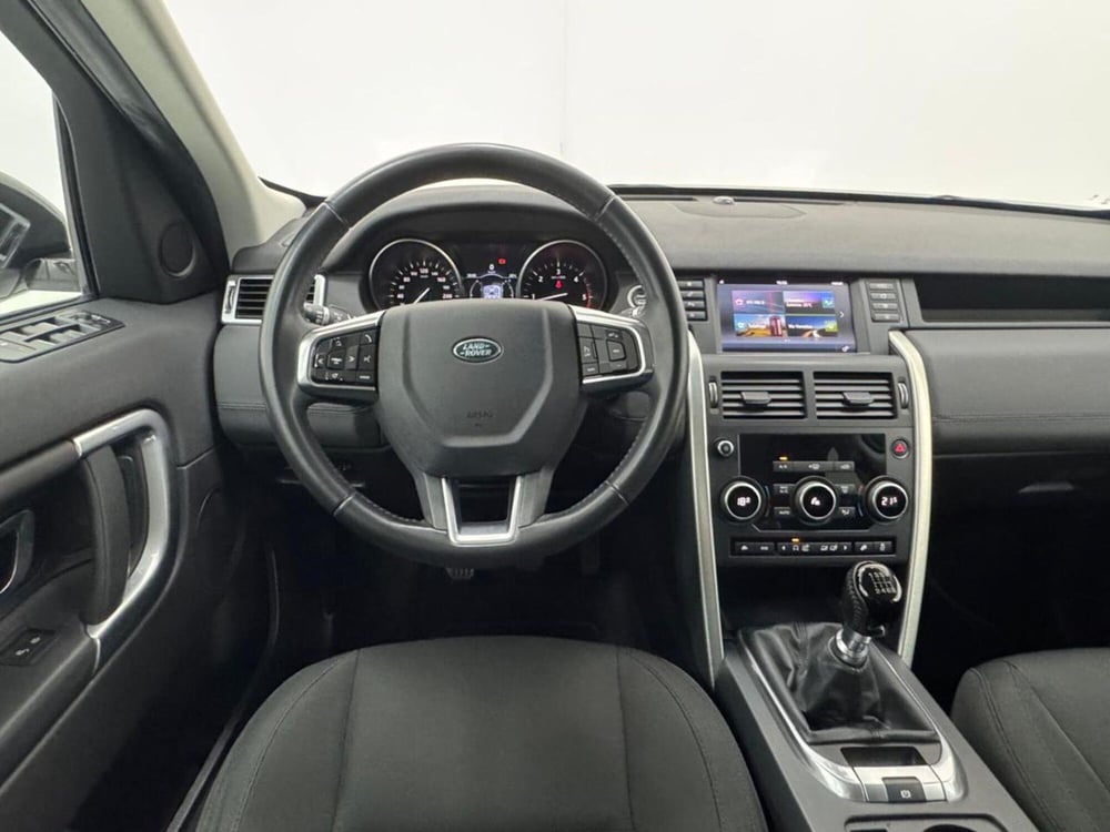 Land Rover Discovery Sport usata a Como (9)
