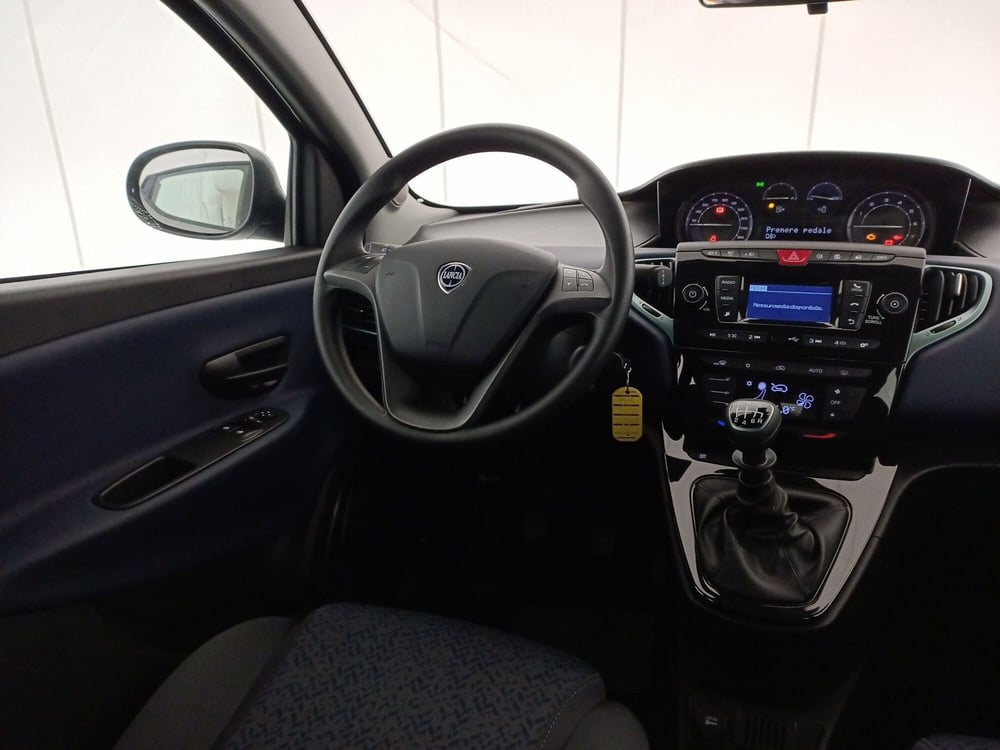 Lancia Ypsilon usata a Barletta-Andria-Trani (9)