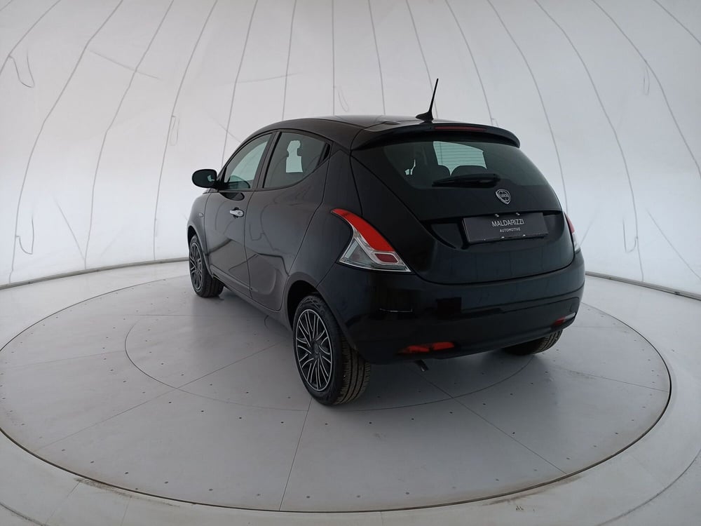 Lancia Ypsilon usata a Bari (4)