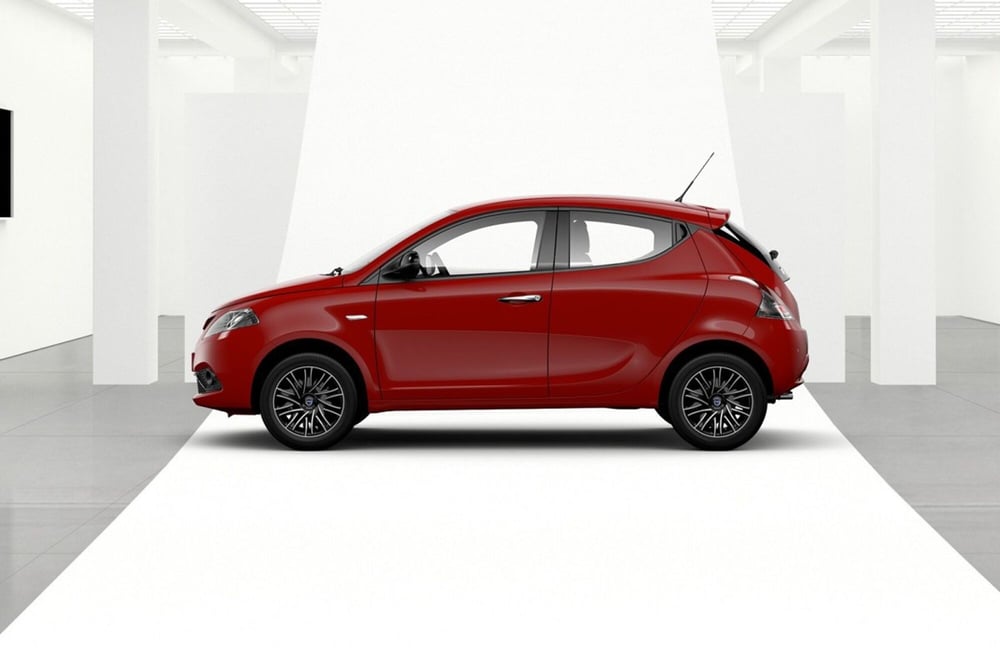 Lancia Ypsilon usata a Teramo (11)