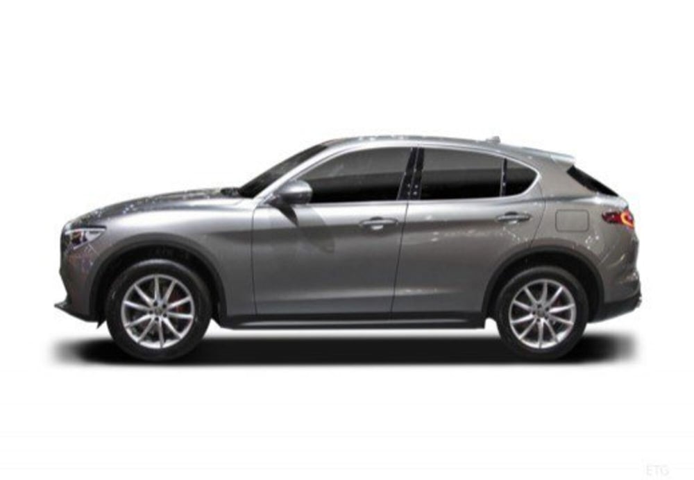 Alfa Romeo Stelvio usata a Pescara (10)